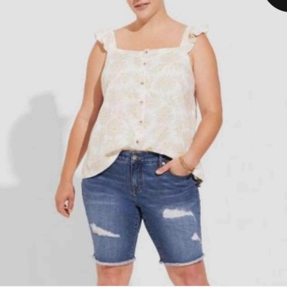 Torrid Daisy-Print Button Front Tank - Picture 2 of 5